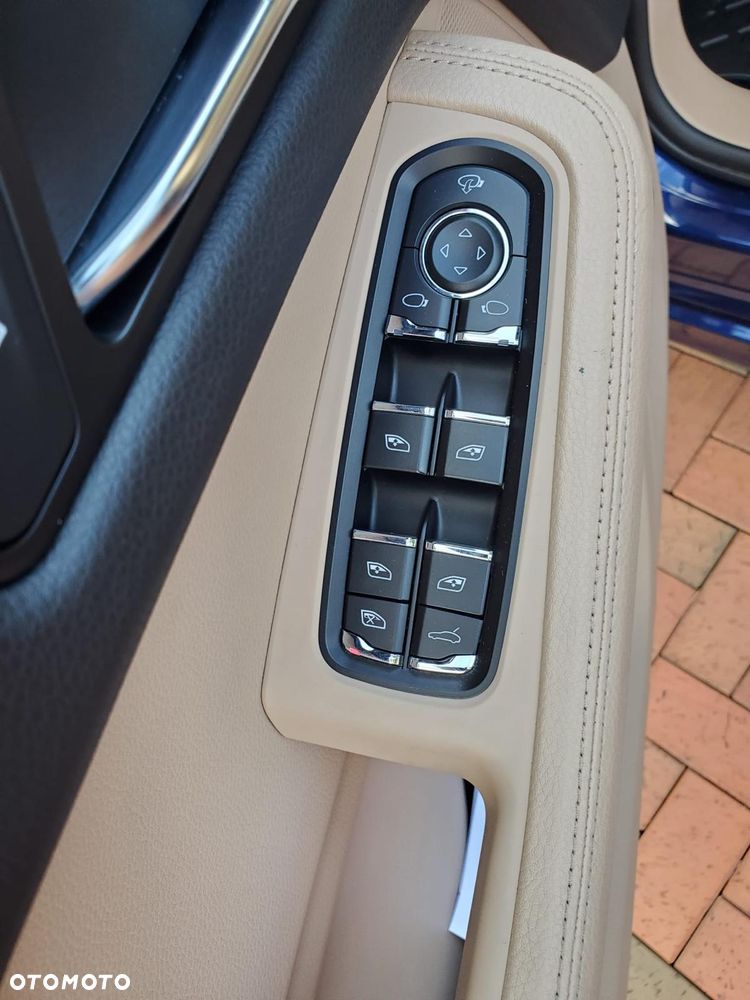 Porsche Macan - 25