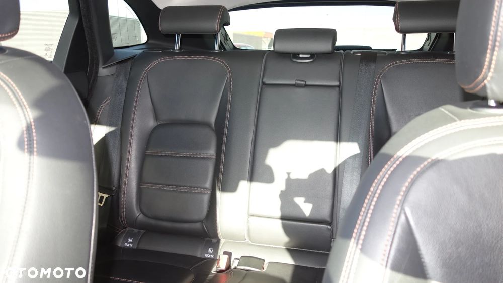 Jaguar F-Pace 2.0 i4D AWD Prestige - 19