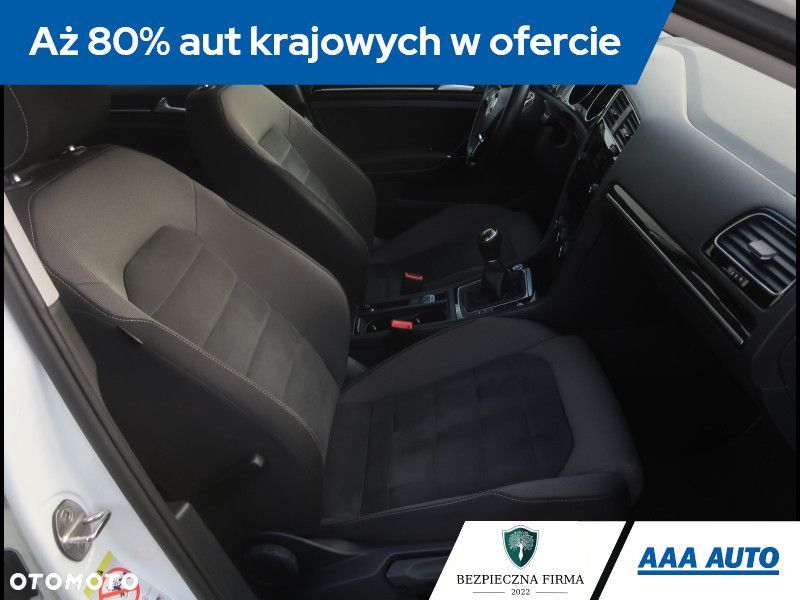 Volkswagen Golf - 10