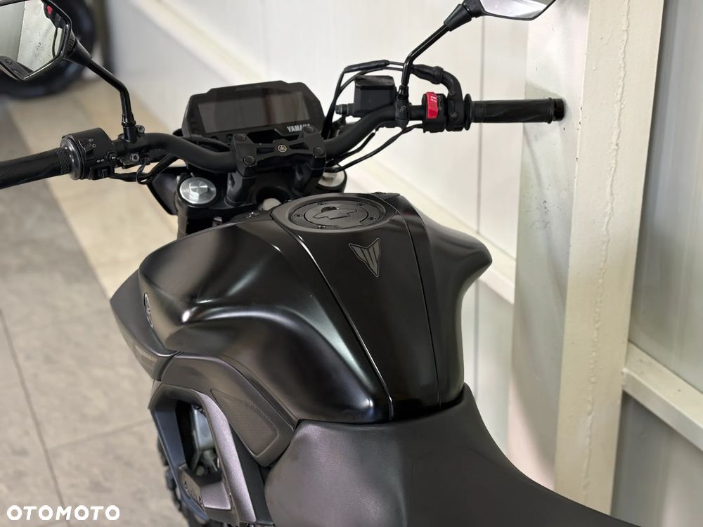 Yamaha MT - 8