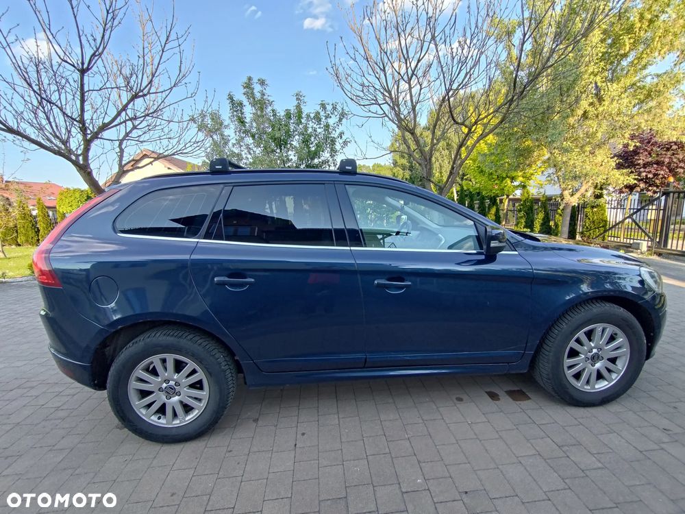 Volvo XC 60 D4 Momentum - 4