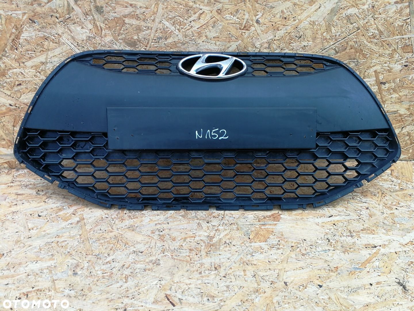 HYUNDAI IX20 LIFT 15- ATRAPA KRATKA GRILL ZDERZAKA PRZEDNIEGO 86351-1K500 - 1
