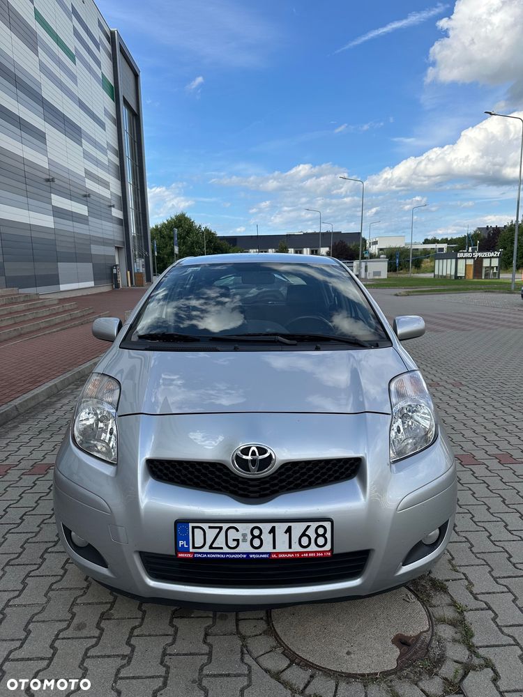 Toyota Yaris 1.33 VVT-i Cool - 4