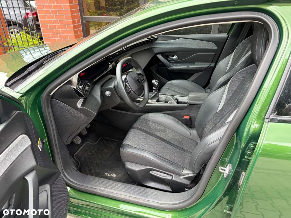 Peugeot 308 PureTech 130 Allure - 12
