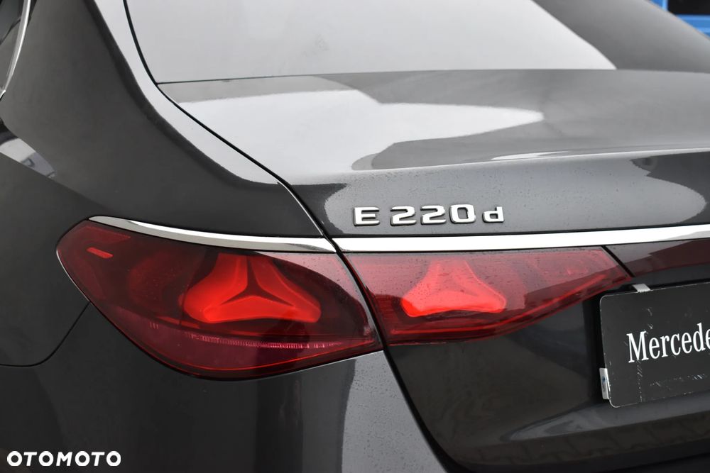 Mercedes-Benz Klasa E 220 d 4-Matic 9G-TRONIC - 10