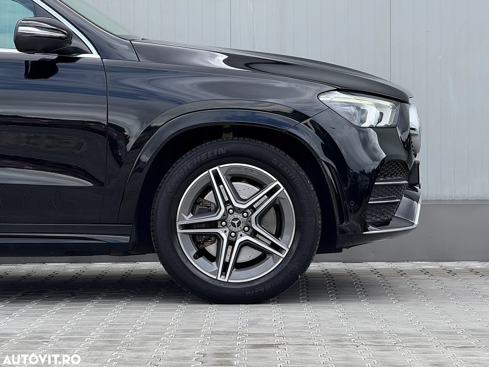 Mercedes-Benz GLE 300 d 4Matic 9G-TRONIC AMG Line - 11