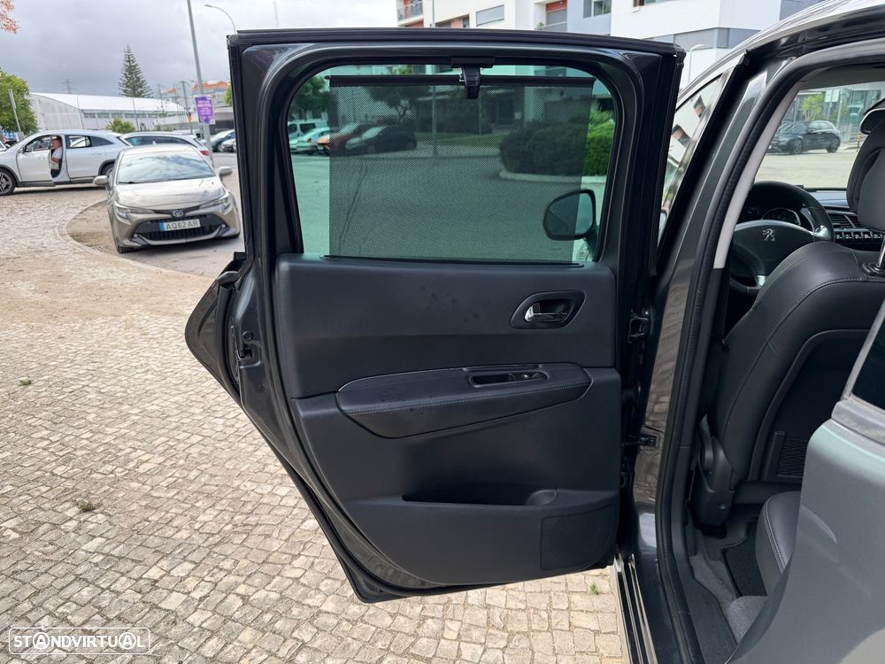 Peugeot 3008 1.6 HDi Style - 16