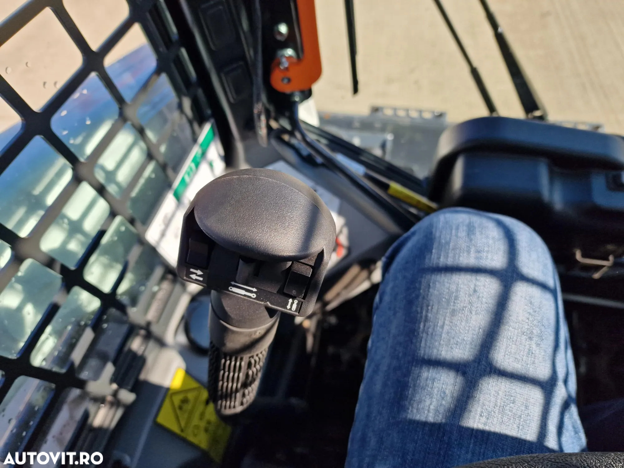 Bobcat S510, 2024, Usa cabina, AER CONDITIONAT, motor Kubota 50CP, inst hidr suplim, ANVELOPE PLINE, cupa 0,9, posibilitate leasing 5 ani, PROMOTIE 40.900 EUR+Tva - 18