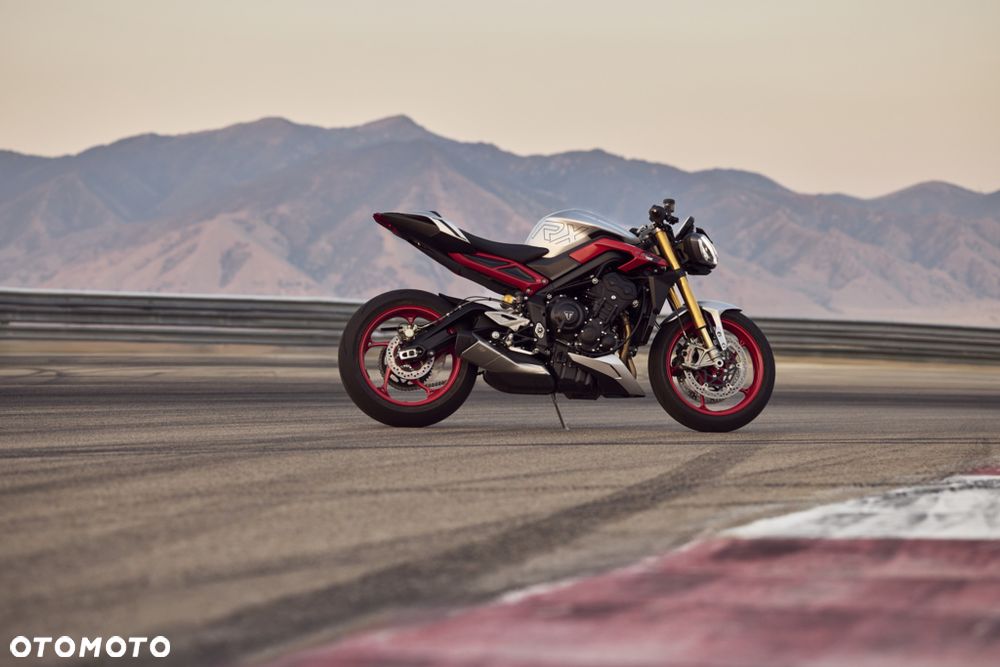 Triumph Street Triple - 12