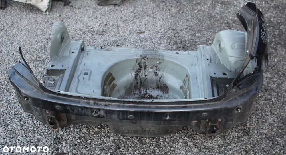 PAS TYŁ TYLNY WANNA BMW E63 475 BLACK SAPPHIRE