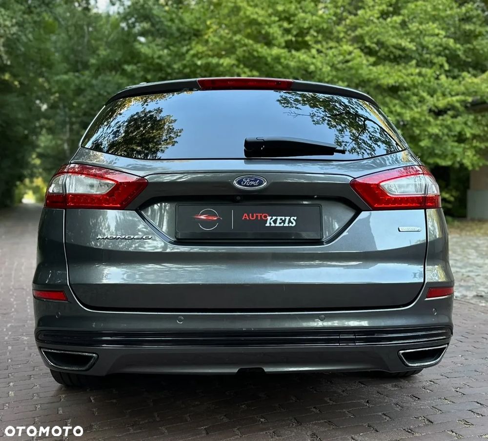 Ford Mondeo 2.0 EcoBoost Titanium - 27