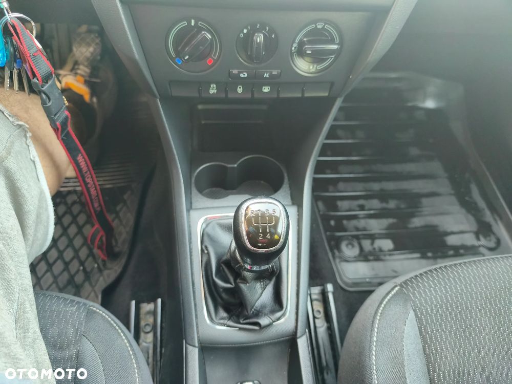 Skoda RAPID - 30
