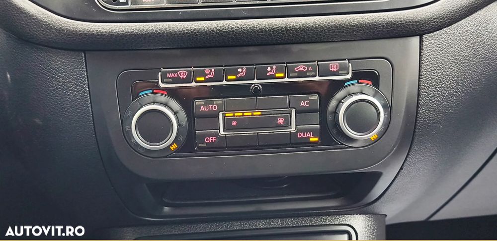 Volkswagen Golf Plus 1.6 TDI DPF Life - 32