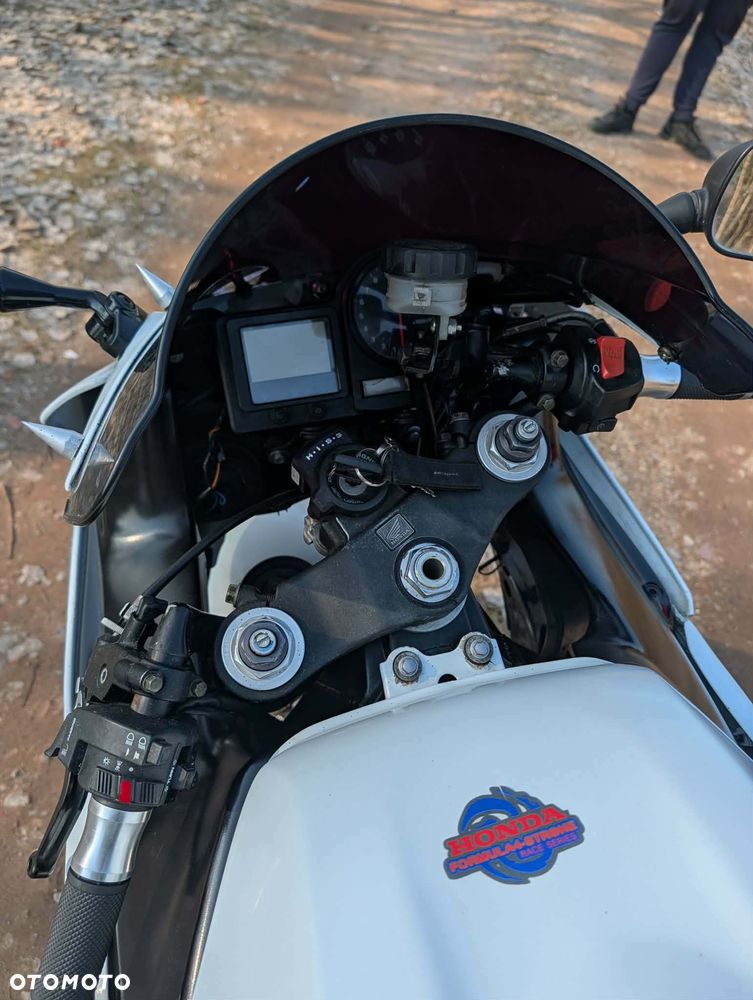 Honda CBR - 6