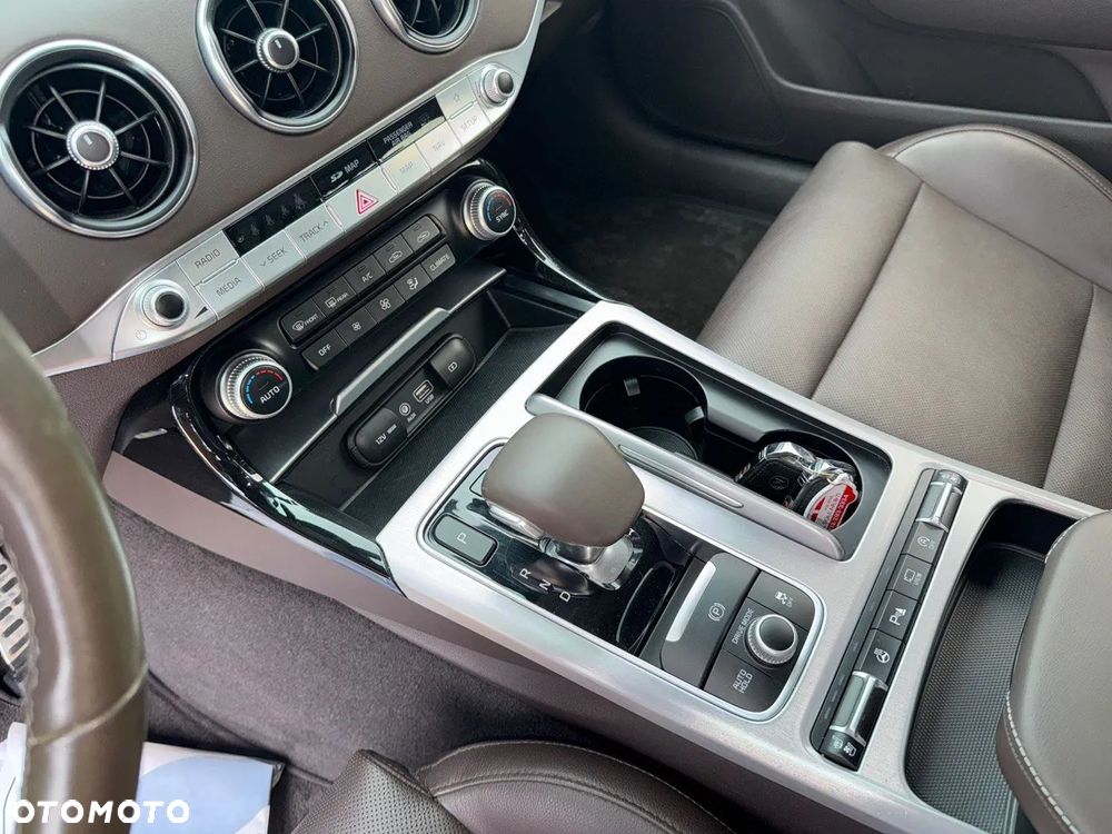 Kia Stinger - 25