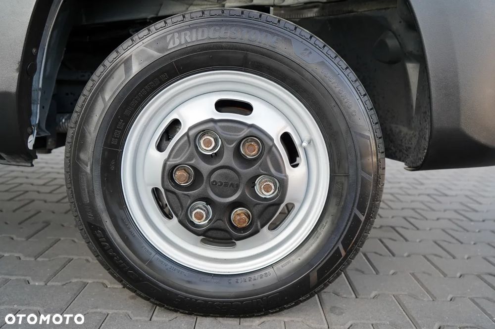 Iveco DAILY 35-140 / CHŁODNIA / THERMO KING / REGAŁY / MANUAL / BLIŹNIAK / - 23