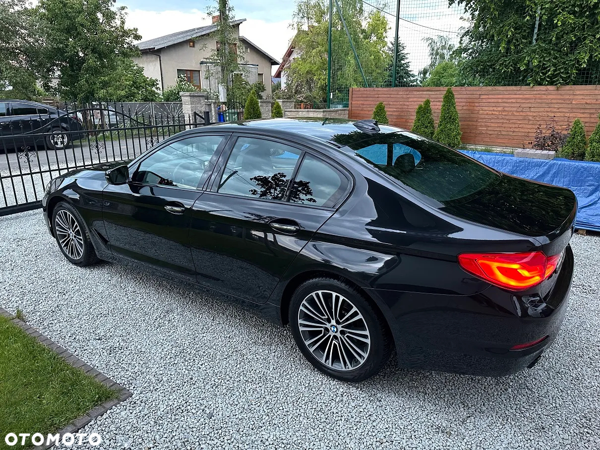BMW Seria 5 520d Sport Line - 6