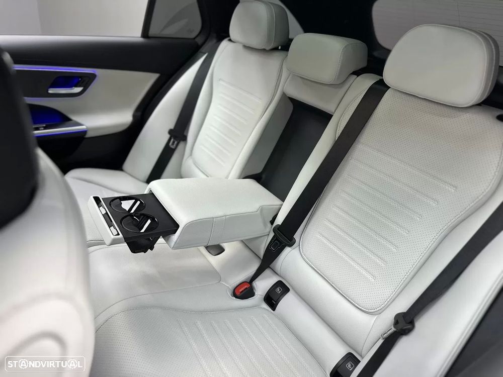 Mercedes-Benz C 300 e T 9G-TRONIC AMG Line - 12