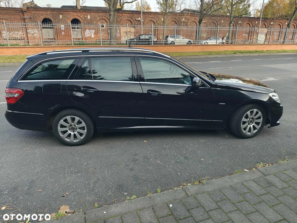Mercedes-Benz Klasa E 300 CDI BlueEff Avantgarde - 8