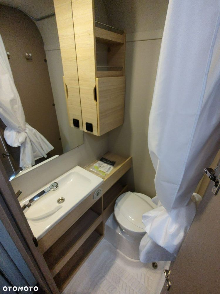 Weinsberg CaraCito 390 QD - przyczepka z niskim DMC 1100 KG - 11