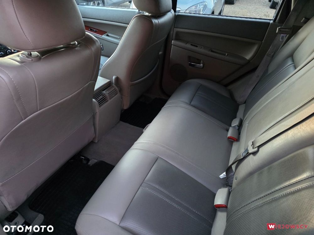 Jeep Grand Cherokee - 17