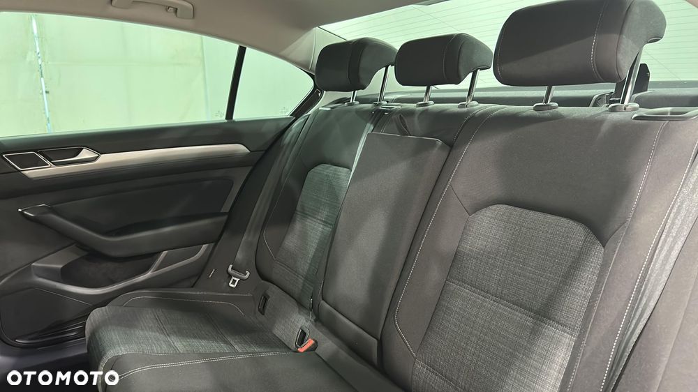 Volkswagen Passat 2.0 TDI EVO Business DSG - 13