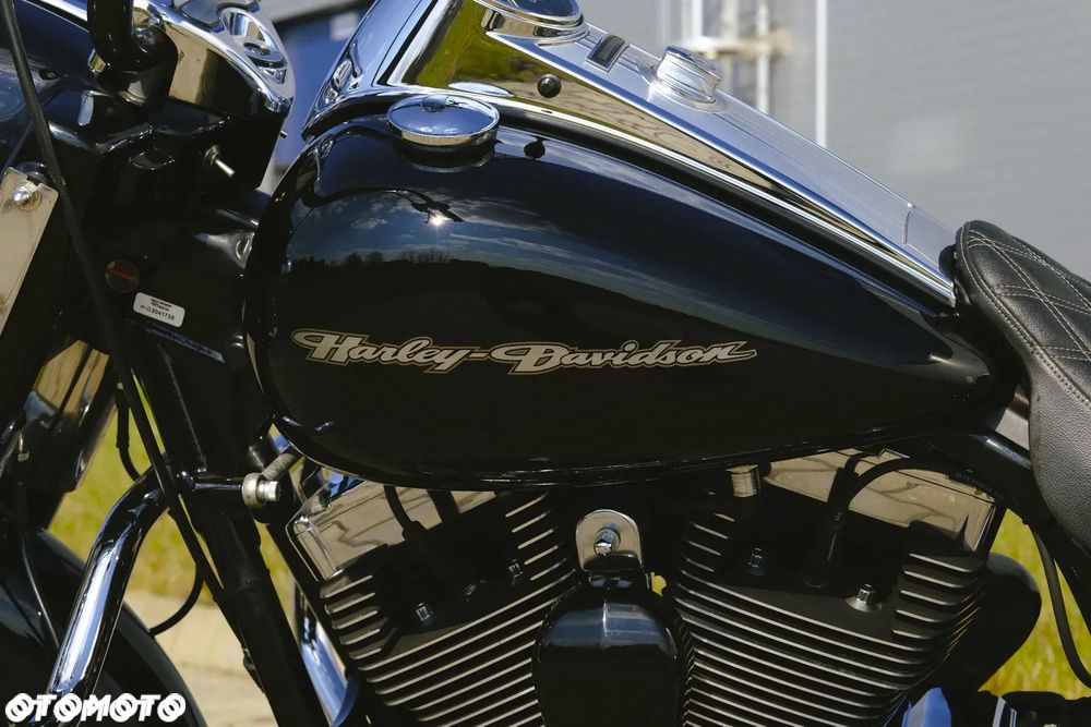 Harley-Davidson Touring Road King - 13