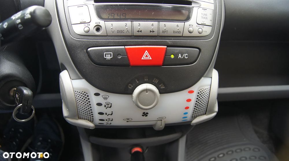 Peugeot 107 70 Black&Silver - 16