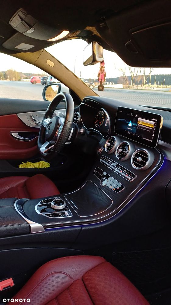 Mercedes-Benz Klasa C 300 9G-TRONIC - 21