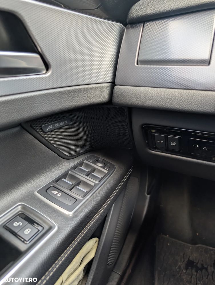 Jaguar XF 25d AWD R-Sport - 17