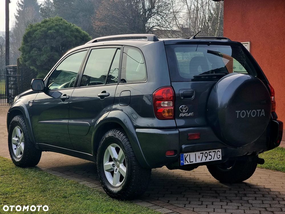 Toyota RAV4 D-4D 4x4 - 7