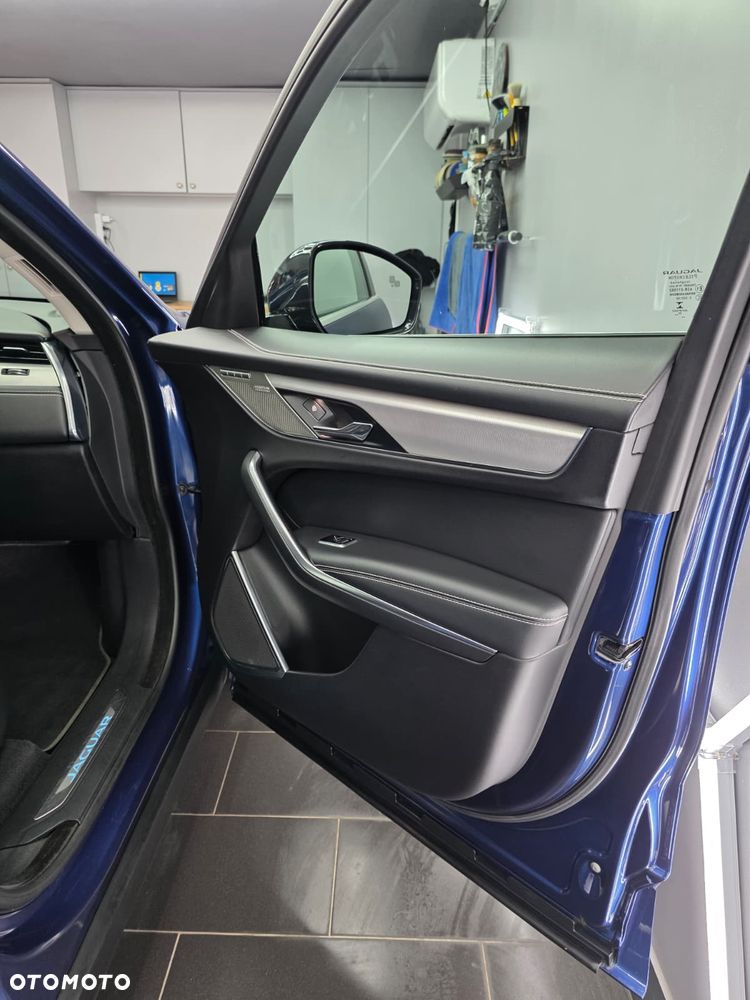 Jaguar F-Pace 3.0 P400 mHEV AWD R-Dynamic SE - 16