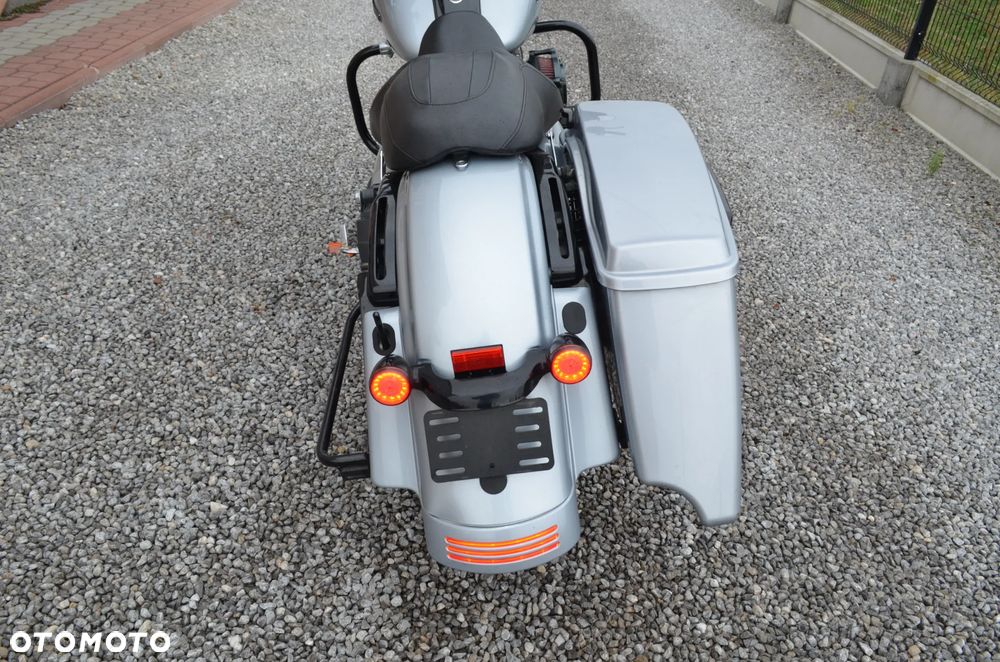 Harley-Davidson Touring Street Glide - 10