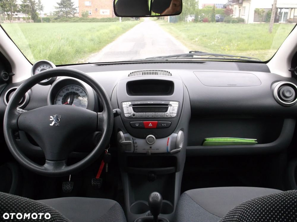 Peugeot 107 - 12