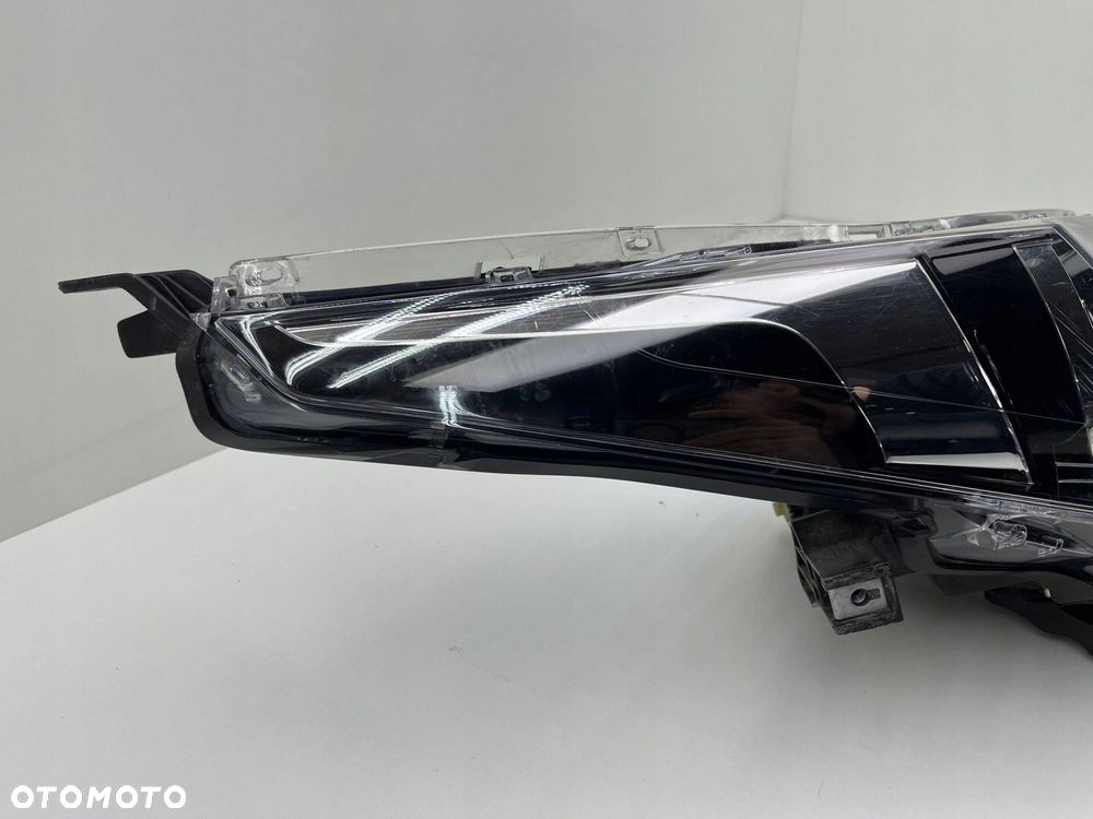 TOYOTA COROLLA E16 PRAWA LAMPA LED EUROPA 81110-02E71 - 6