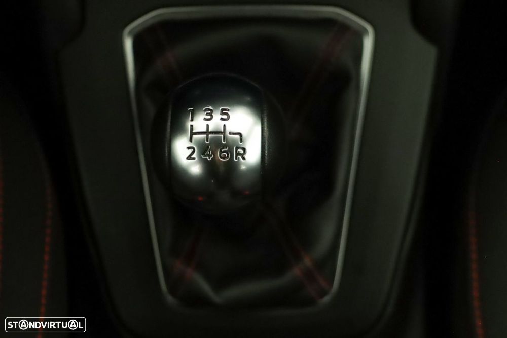 Ford Focus 1.0 EcoBoost MHEV ST-Line X - 14