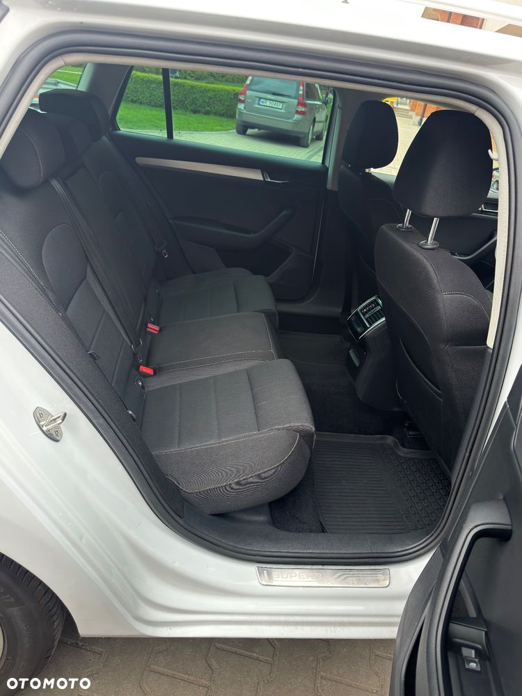 Skoda Superb 1.6 TDI GreenLine - 12