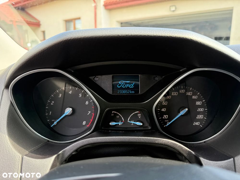 Ford Focus 1.6 Trend Sport - 23