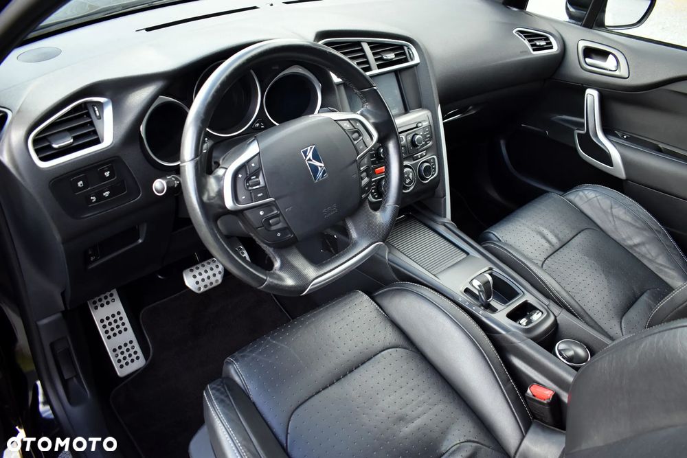 Citroën DS4 e-HDi 110 EGS6 SoChic - 24