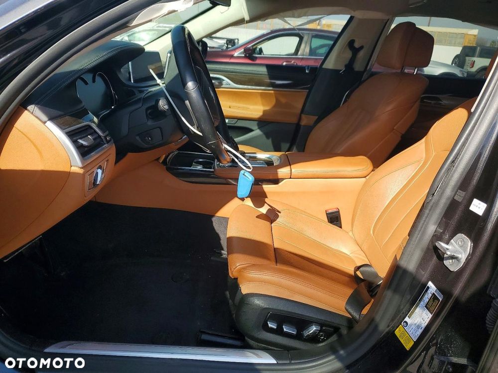 BMW Seria 7 - 8