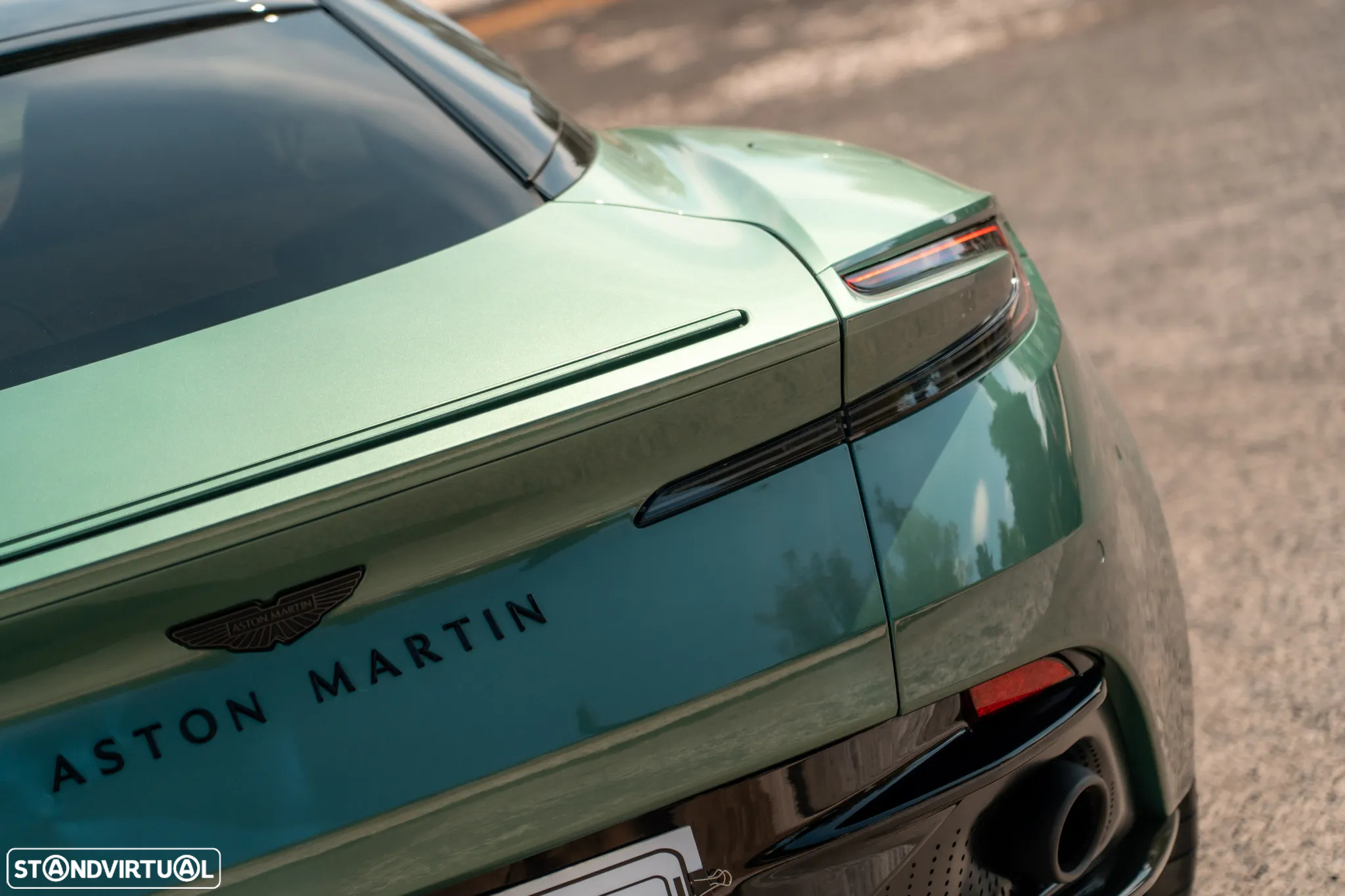 Aston Martin DB12 Coupé V8 Auto - 8