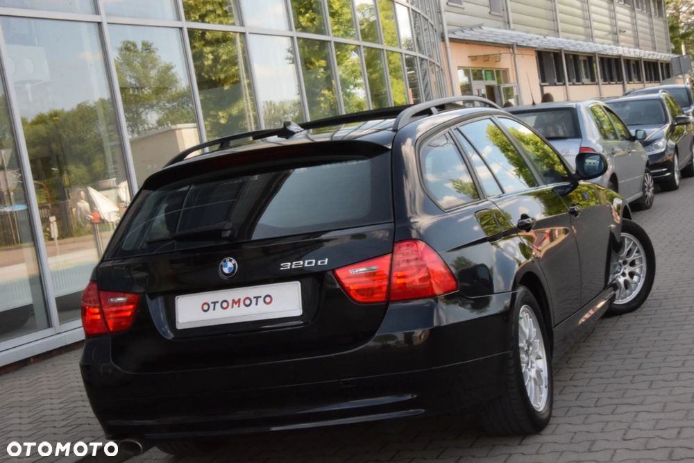 BMW Seria 3 320d xDrive DPF - 18