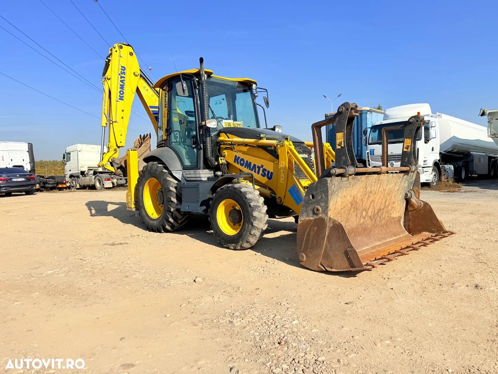Komatsu WB93 - 1