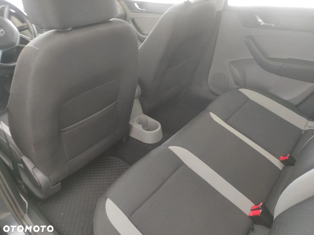 Skoda RAPID Spb 1.2 TSI Ambition Max - 12