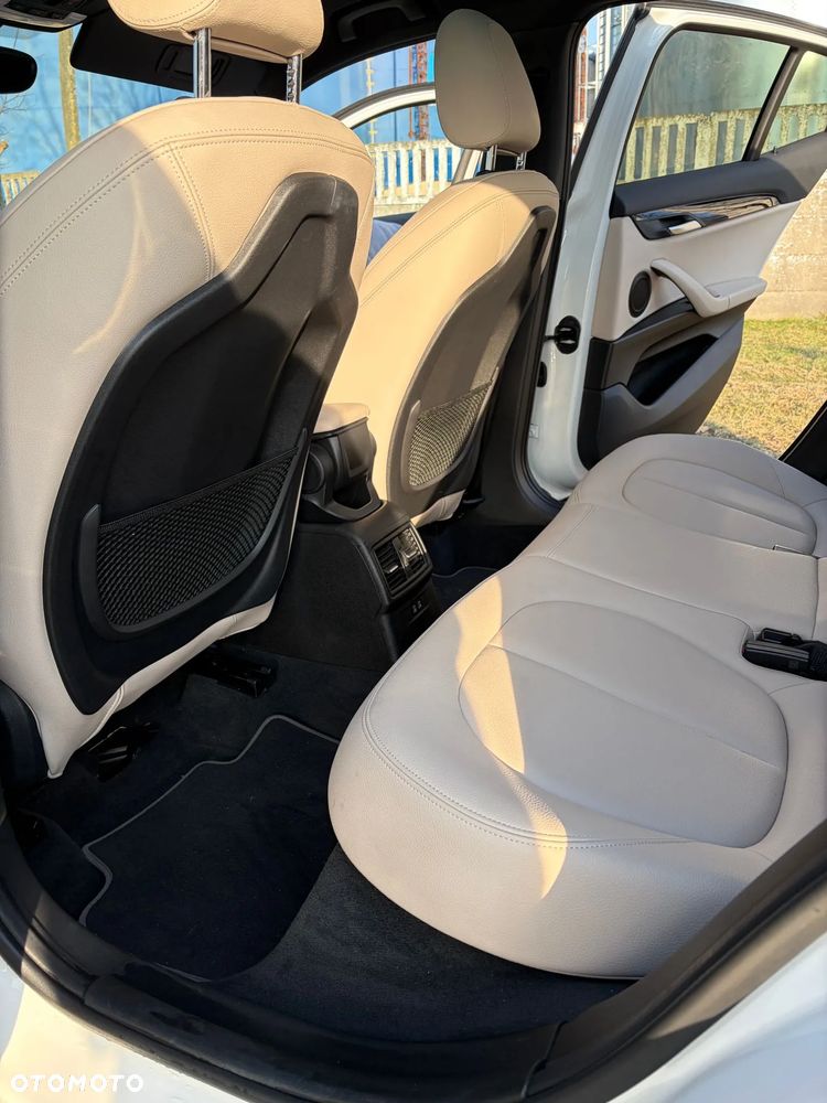 BMW X2 sDrive20i Advantage Plus - 11