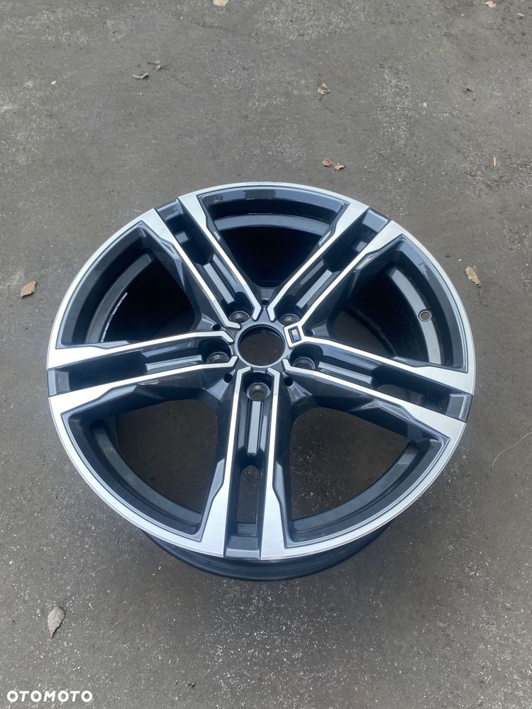 BMW 1 F40 2 II F44 F45 F46 X1 X2 M pakiet M-pakiet ORYGINALNA ! felga aluminiowa 18 cali.   8 J x 18  8Jx18  5x112 5 x 112  ET57 is 57  8092352  032625 alufelga STYLING 819M M819 - 8