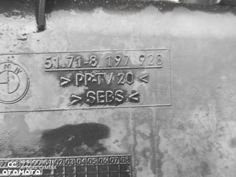 BMW E46 Benzyna Sedan Kombi Wlot powietrza na tarczę hamulcową prawy 8197928 - 4