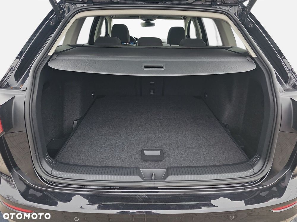 Volkswagen Golf 1.5 eTSI OPF DSG Style - 20