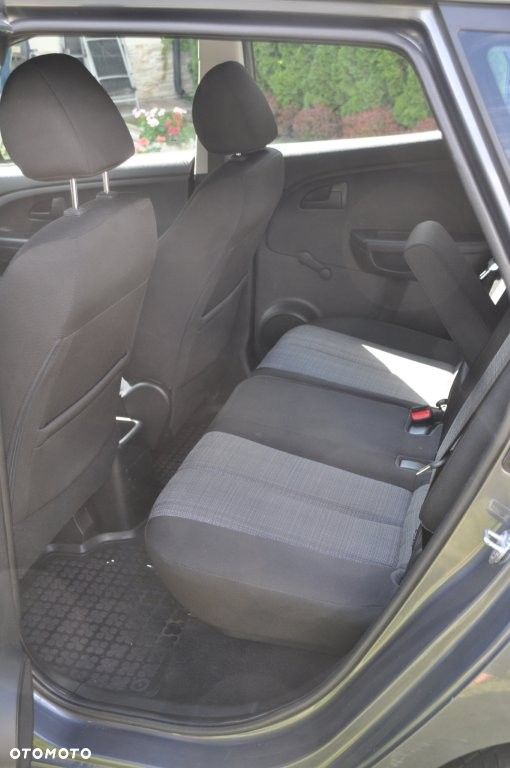 Kia Venga 1.6 M - 10