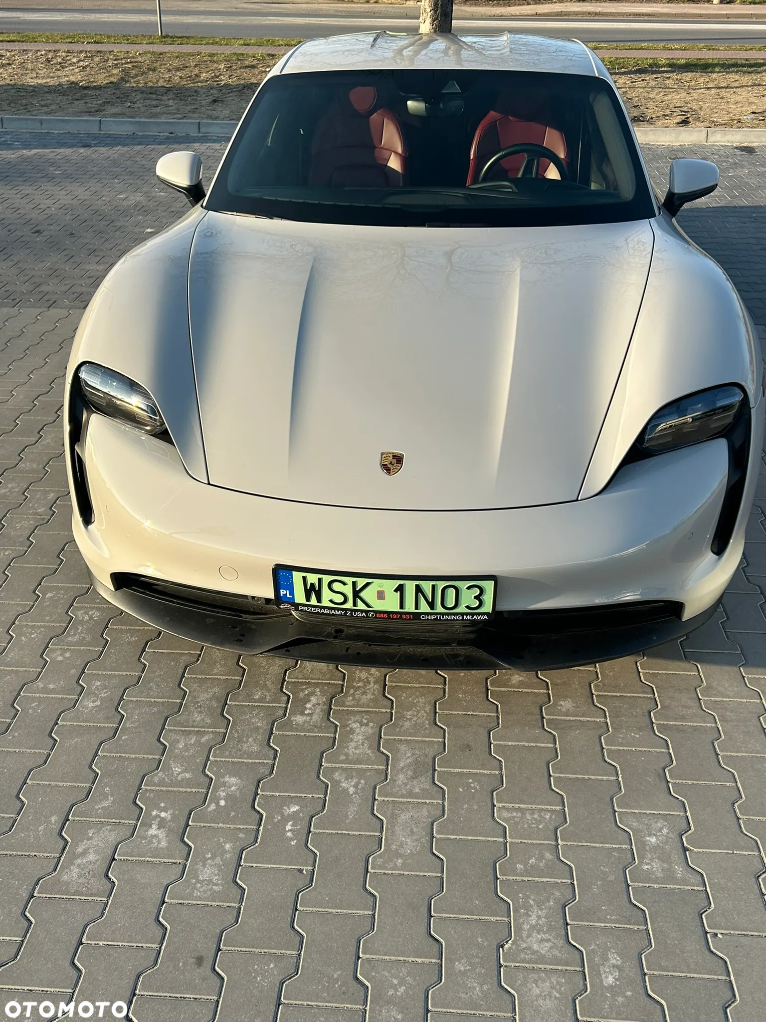 Porsche Taycan Performance Plus - 31